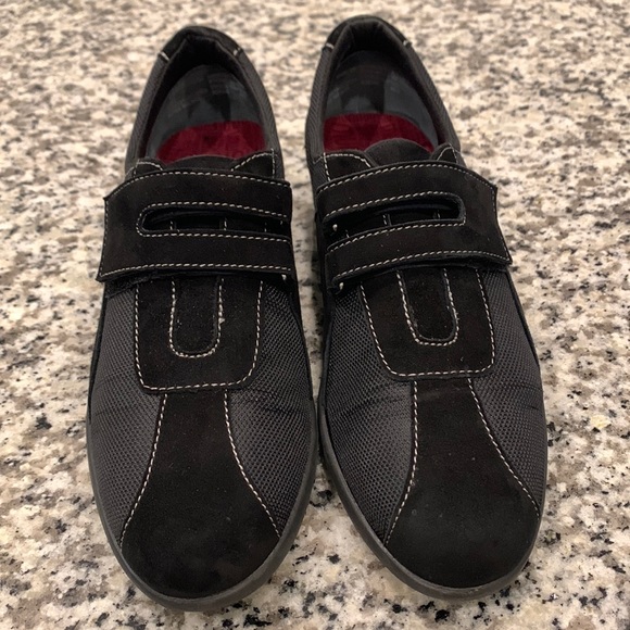 MUNRO American “Jolie” Sport Velcro Shoes—SZ. 8. Like New. - Picture 3 of 11